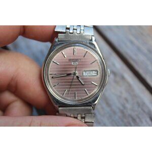 Vintage 1984 Seiko Automatic Mens Silver Watch W/daydate & Pink accents